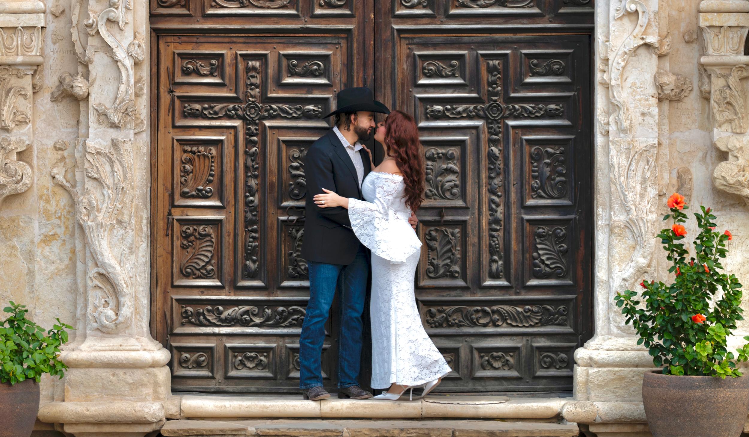 The Wedding Website of Martin Cantú and Victoria Lopez