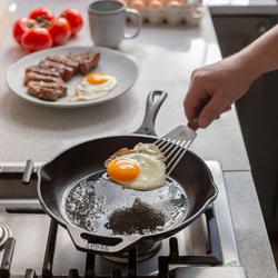 Lodge, Cast Iron Loaf Pan with Silicone Grip - Zola