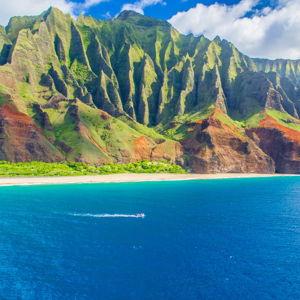 Boat Tour of Nā Pali Coast - Honeymoon in Hawaii