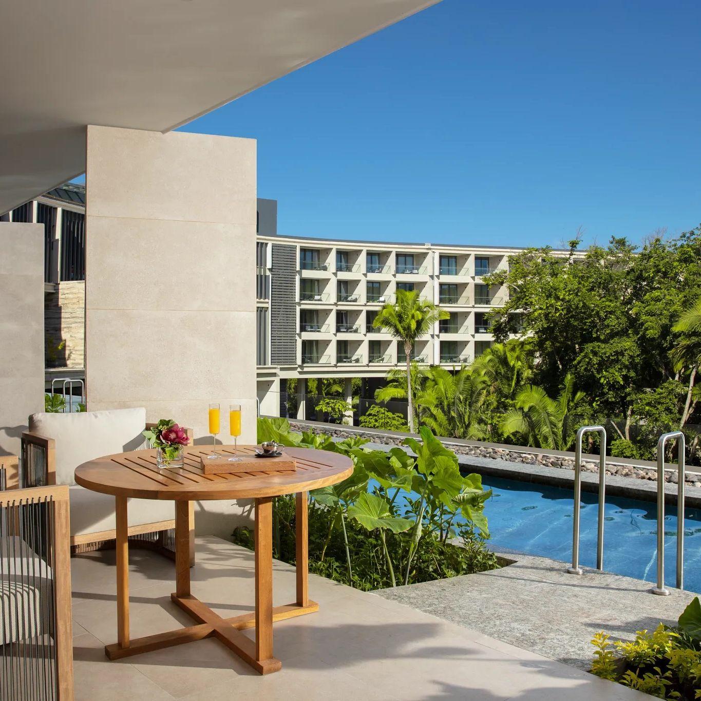 Preferred Club Dreams Suite Tropical View Swim Out balcony