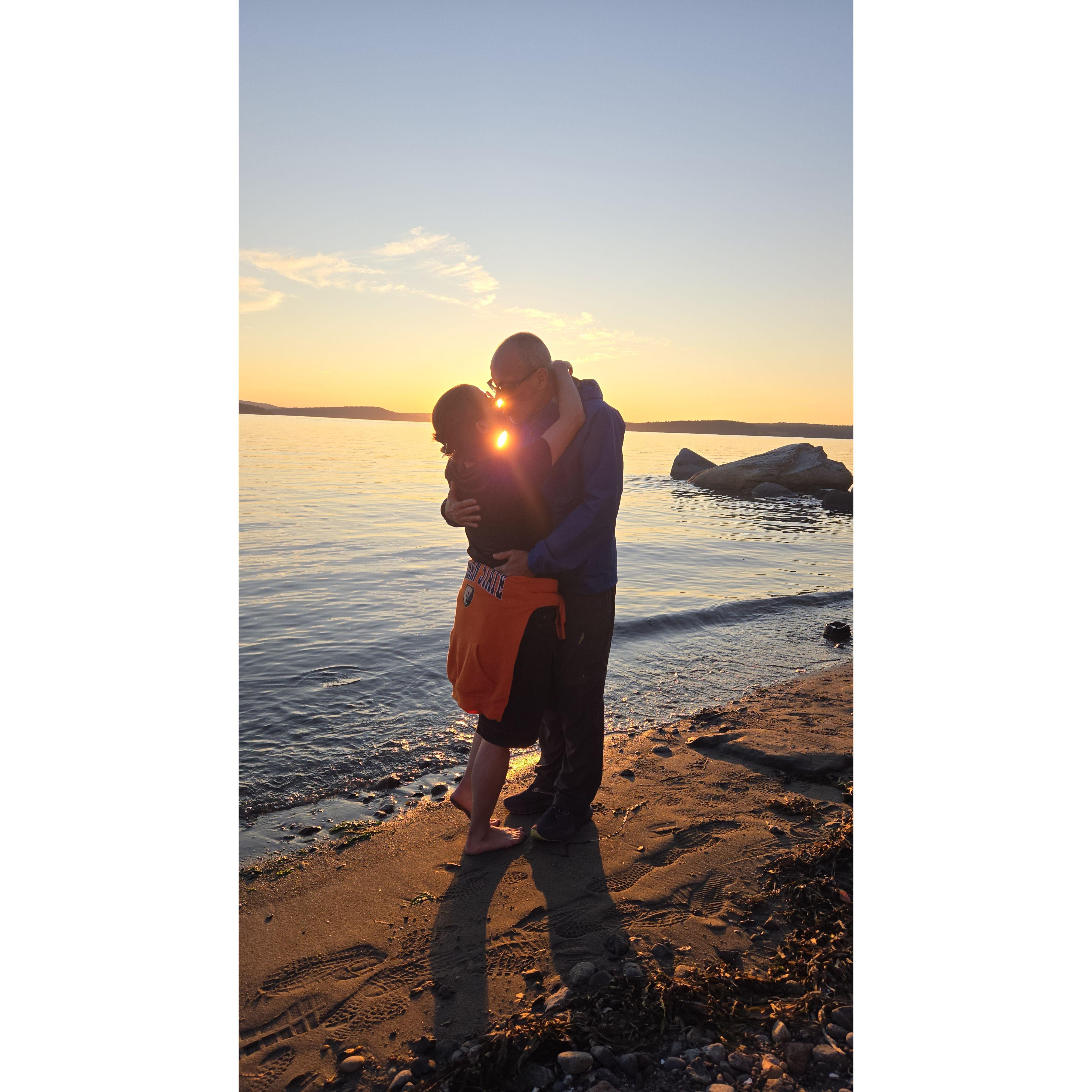 Catching a sunset and a smooch on Lopez Island! (Honeymoon)