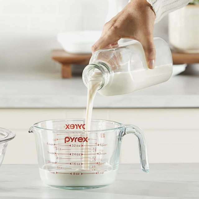 Pyrex 4-Cup Glass Measuring Cup For Baking and Cooking, Dishwasher, Freezer, Microwave, and Preheated Oven Safe, Essential Kitchen Tools