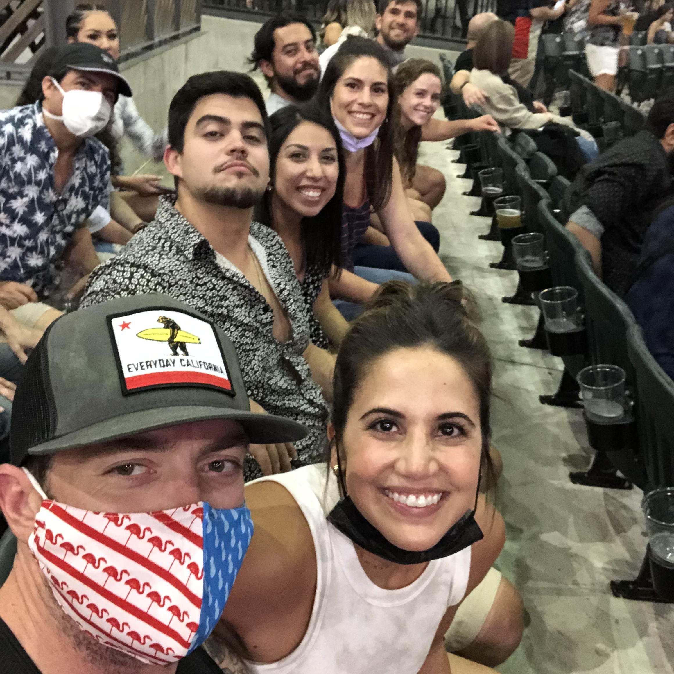 Septemeber 2021 - First time Christiaan saw Pitbull, and now he's obsessed. We had our Texas family with us, the Garciamendez.