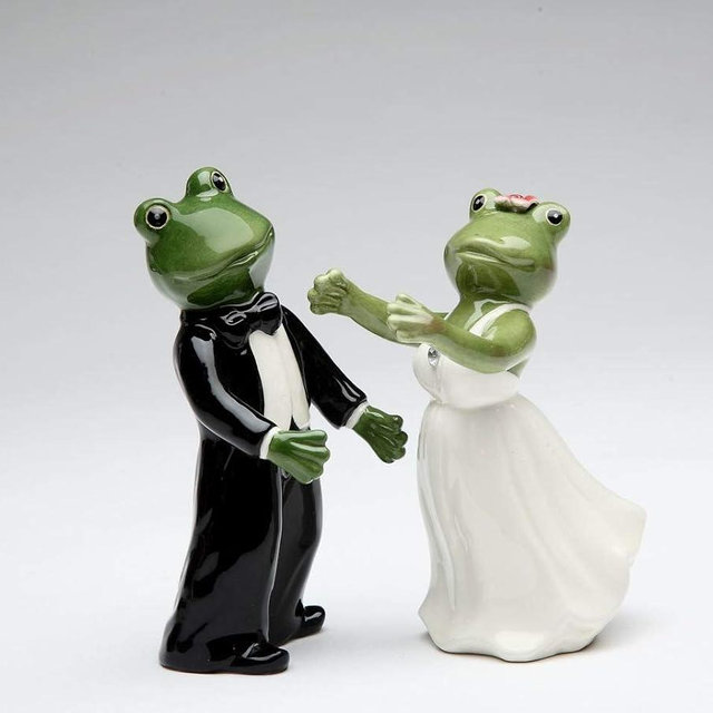 Fine Ceramic Wedding First Dance Frog Couple in Tuxedo & White Gown Salt and Pepper Shakers Set, 4-1/8" H
