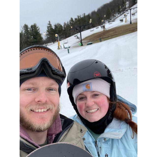 Ski Trip with Jenna's Family. Jenna's first Blue route without falling!
