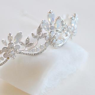 Jolie Opal Crown