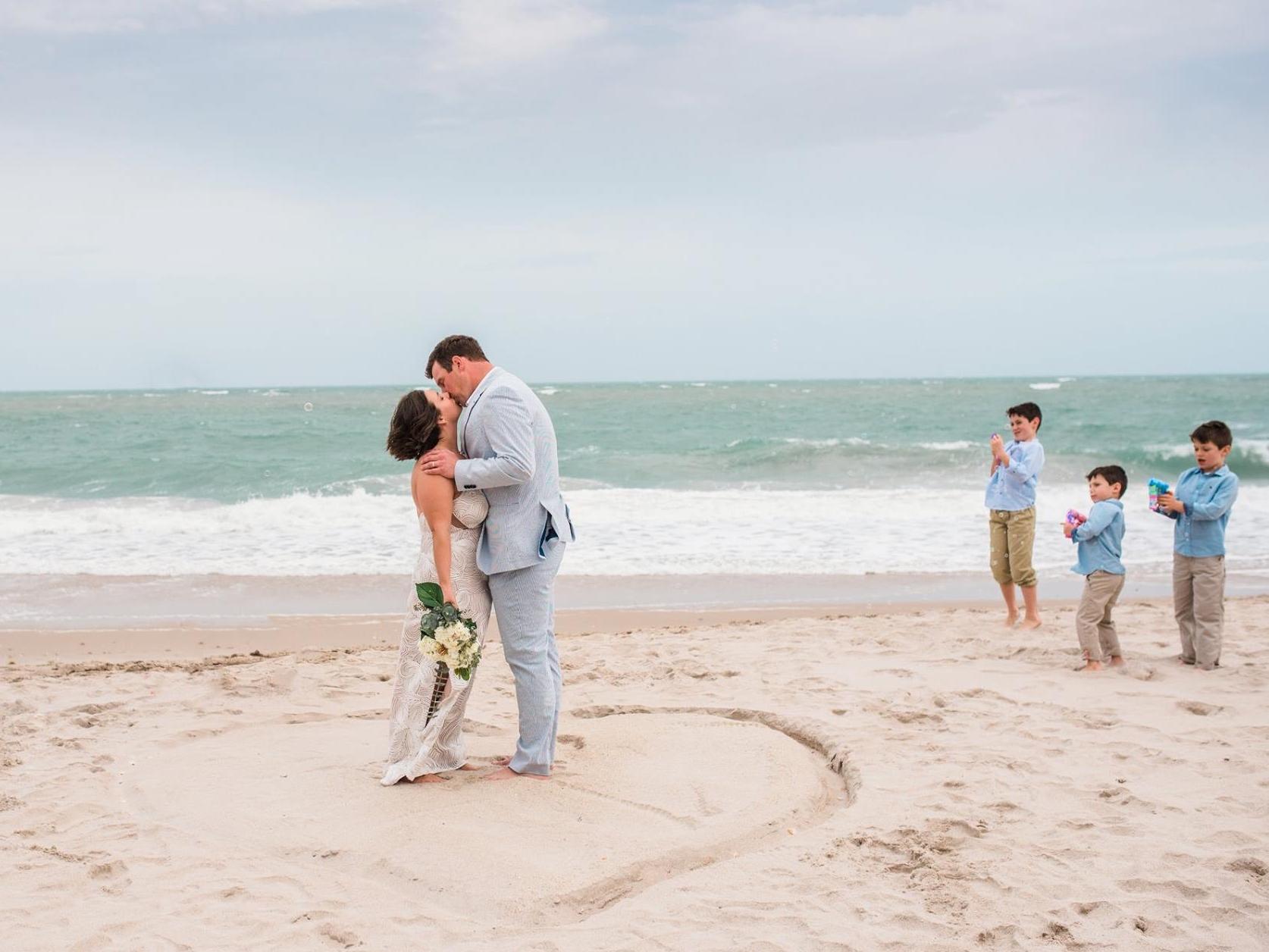 The Wedding Website of Lizzy Hand and Kevin Zimmerman