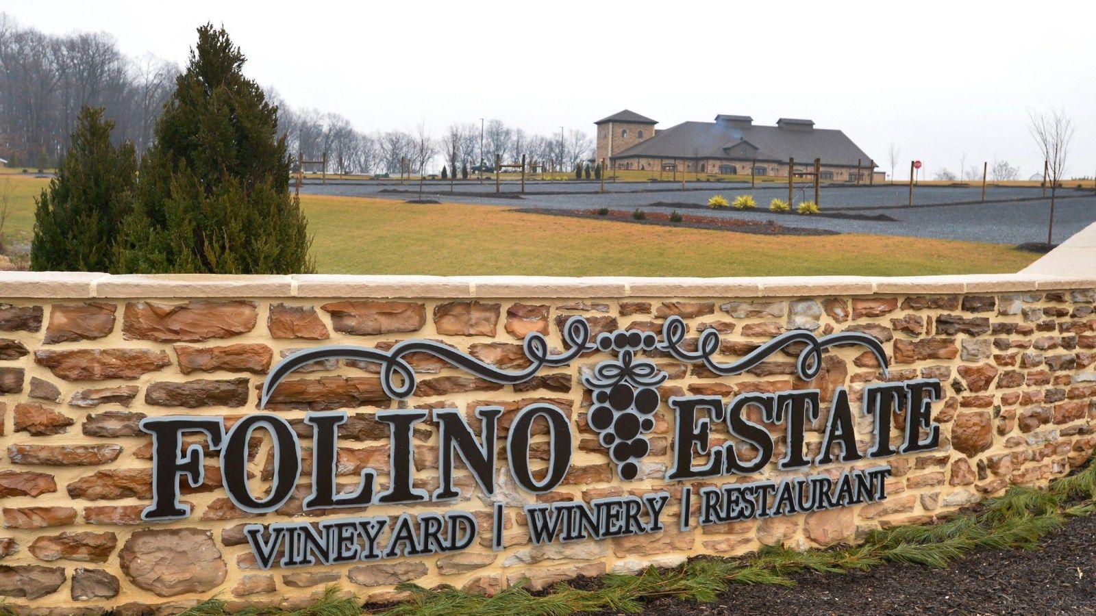 The Wedding Website of Lindsay Douglas and John Vols