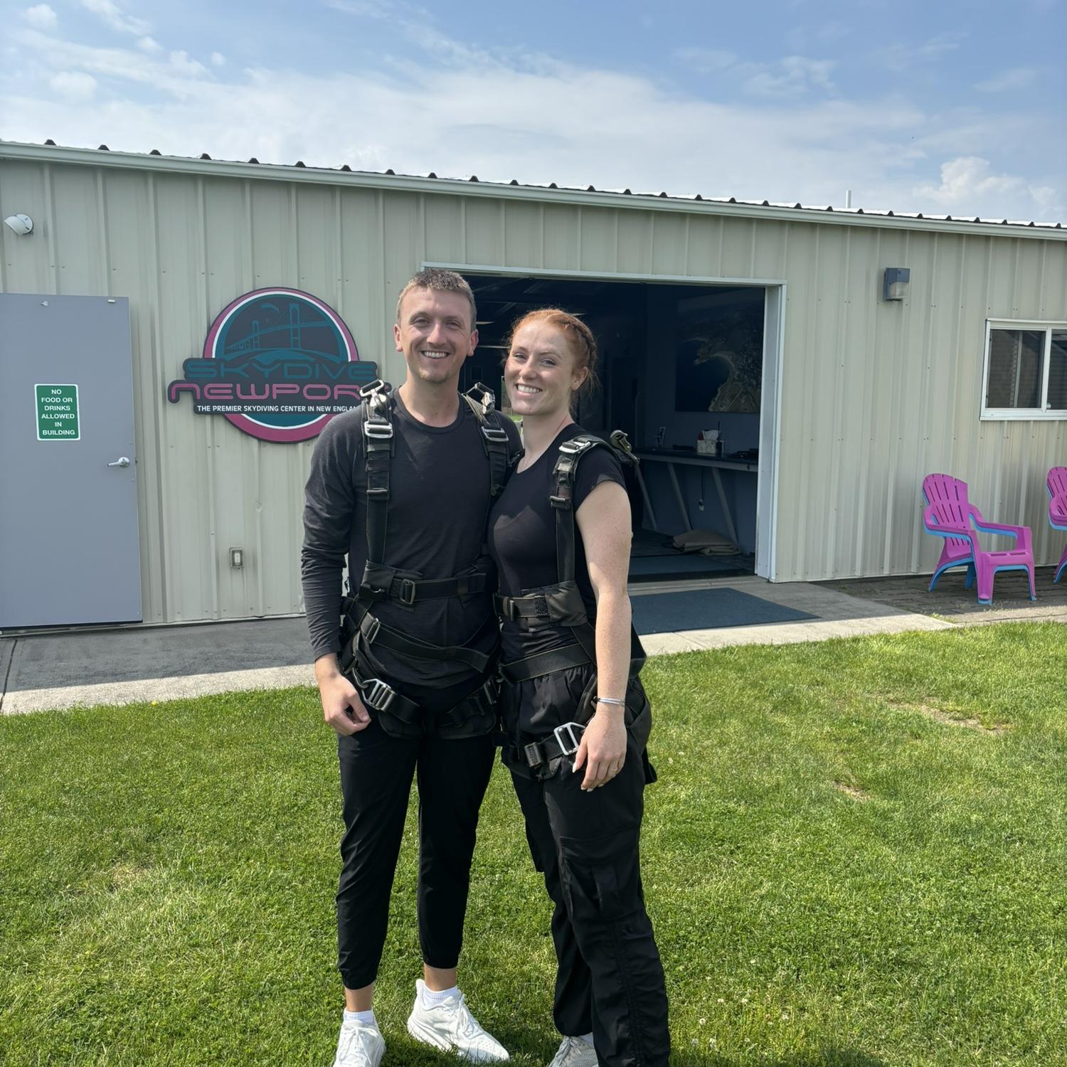 Skydiving in Newport