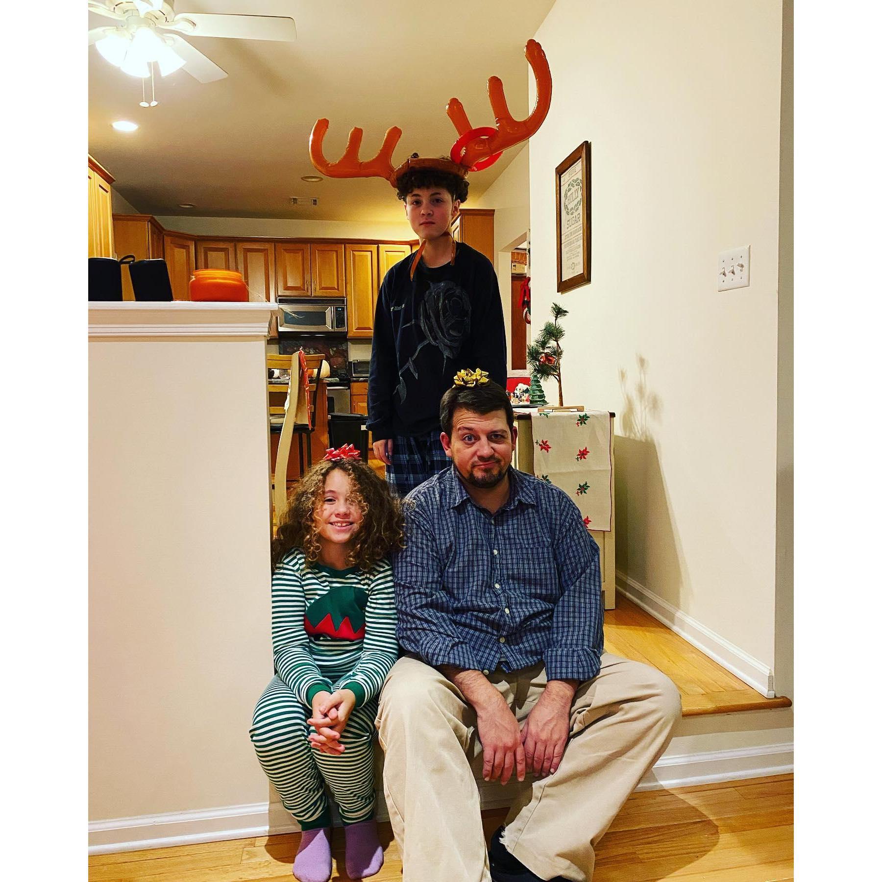 Christmas tree decorating fun Dec 2021!