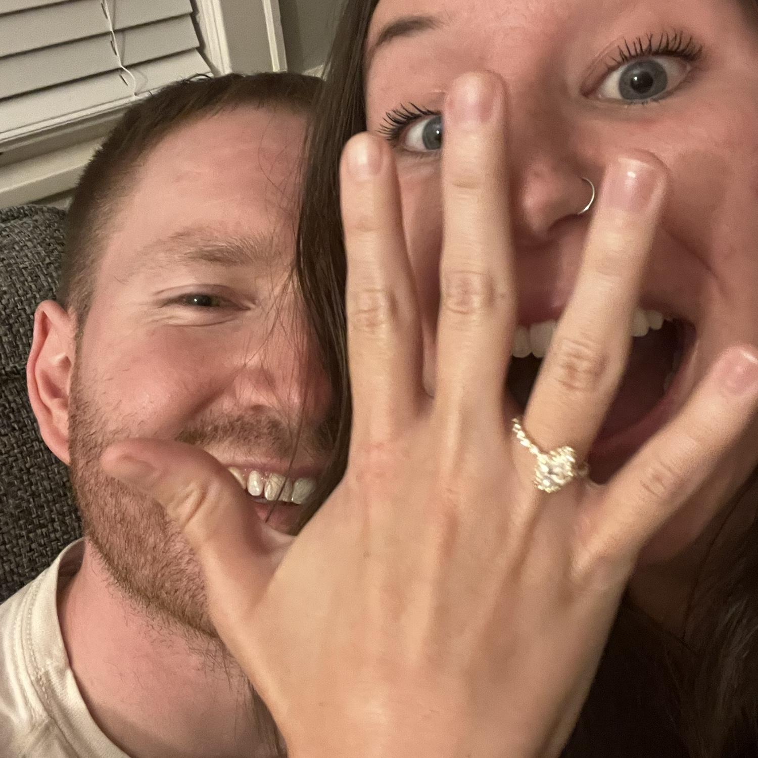 We're engaged!!