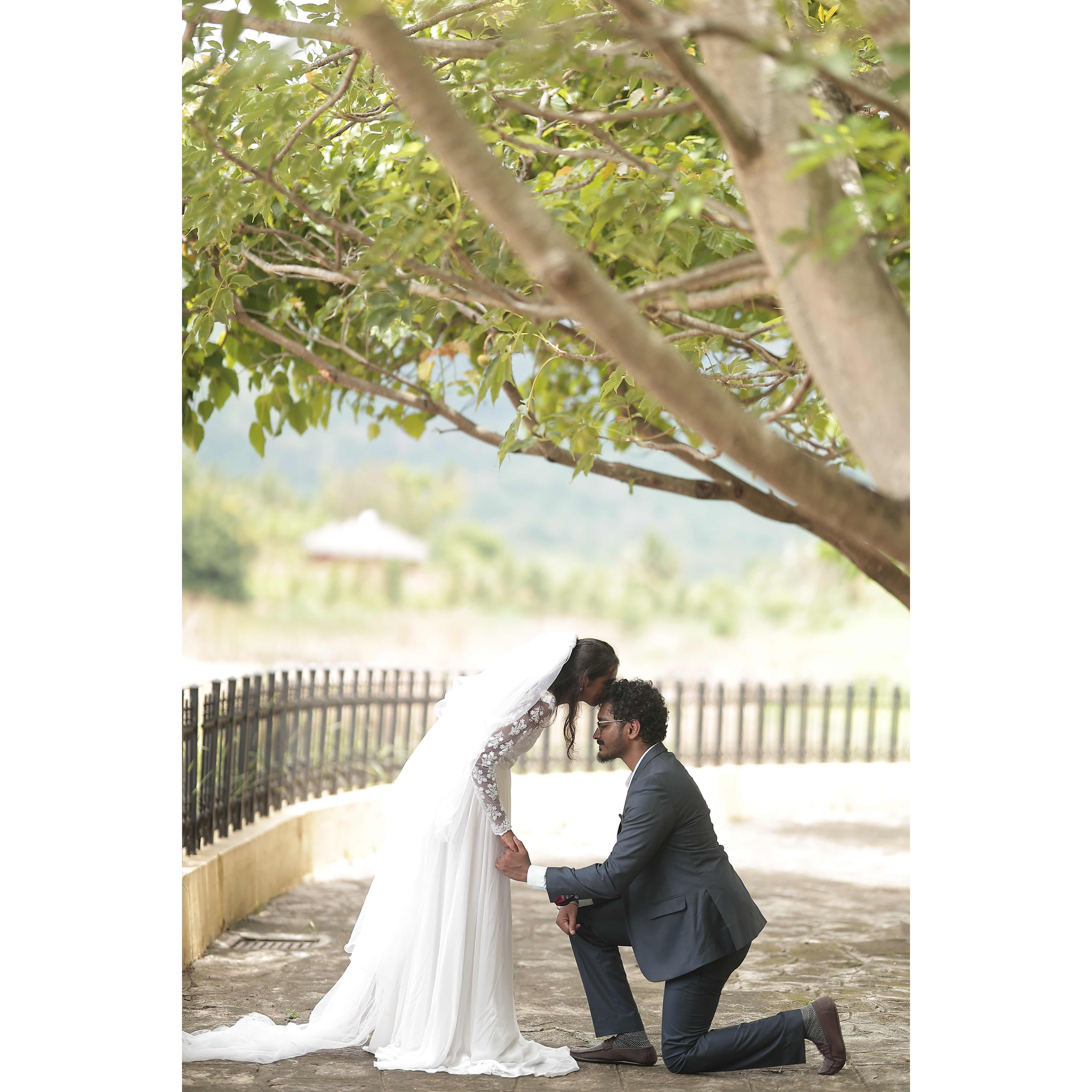 "உயிரே உன்னை உன்னை எந்தன் வாழ்கை துணையாக ஏற்கின்றேன் ஏற்கின்றேன்.. இனிமேல் புயல் வெயில், மழை பாலை, சோலை இவை ஒன்றாக கடப்போமே.." 👰🏽‍♀️🤵🏽‍♂️