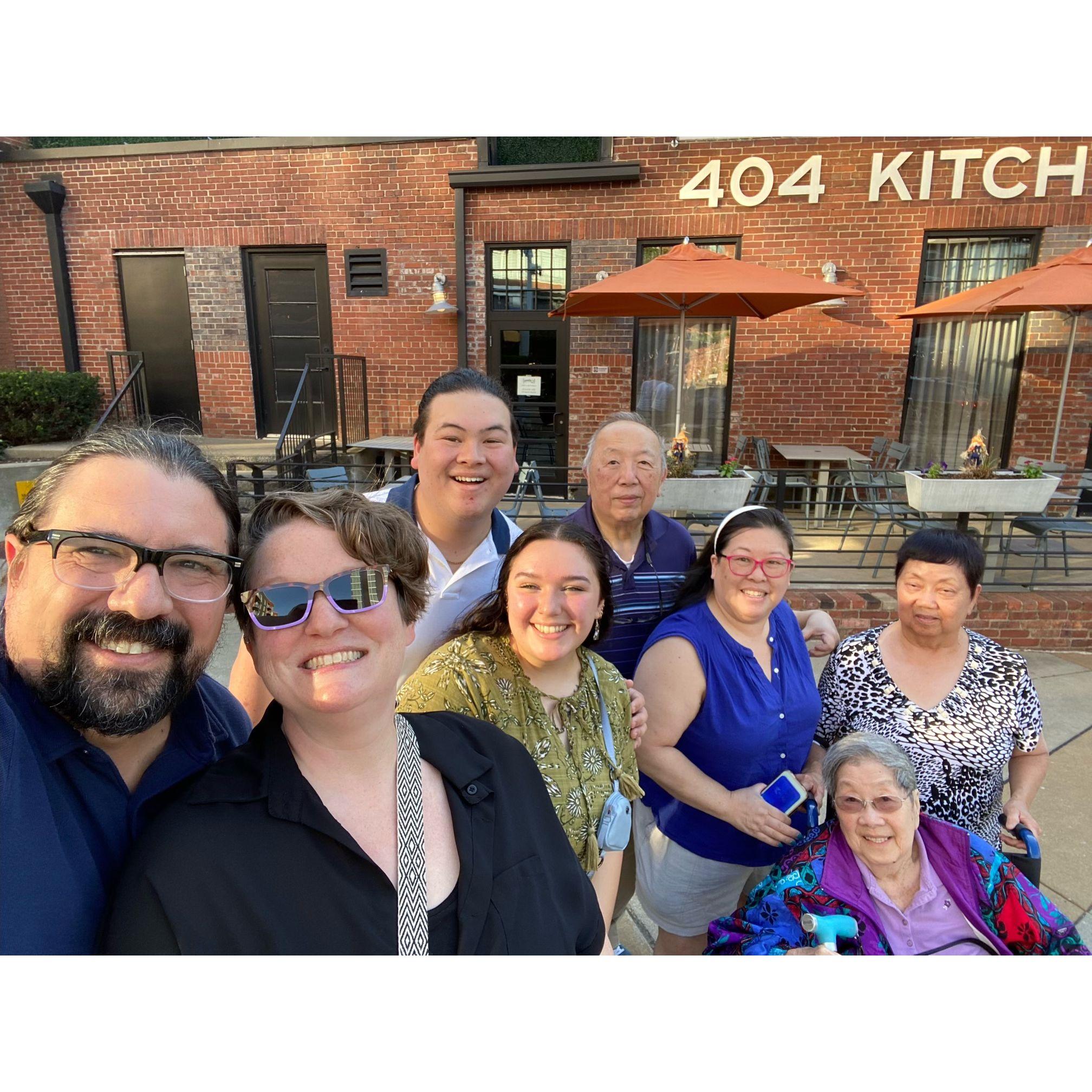Our families having dinner for Belmont Family Weekend 2023