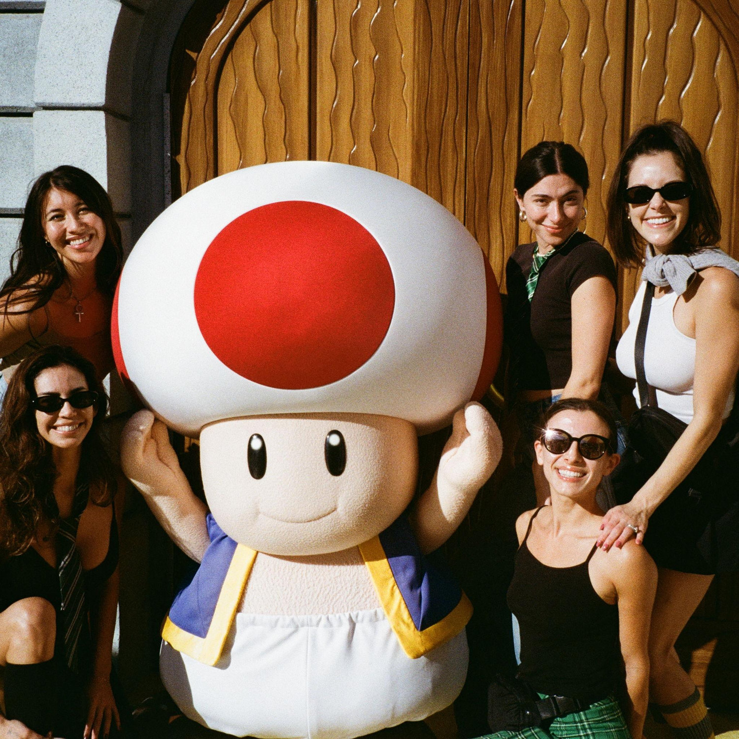 Grace, Vanessa, Brittany, Mackenzie & Joey with Toad at Universal Studios