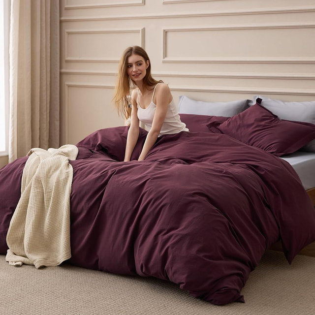 Bedsure 100% Washed Cotton Duvet Cover Queen Size - Burgundy Minimalist Duvet Cover Linen Like - PureWoven Plain Simple & Soft Comforter Cover for All Seasons (Burgundy, Queen, 90"x90")