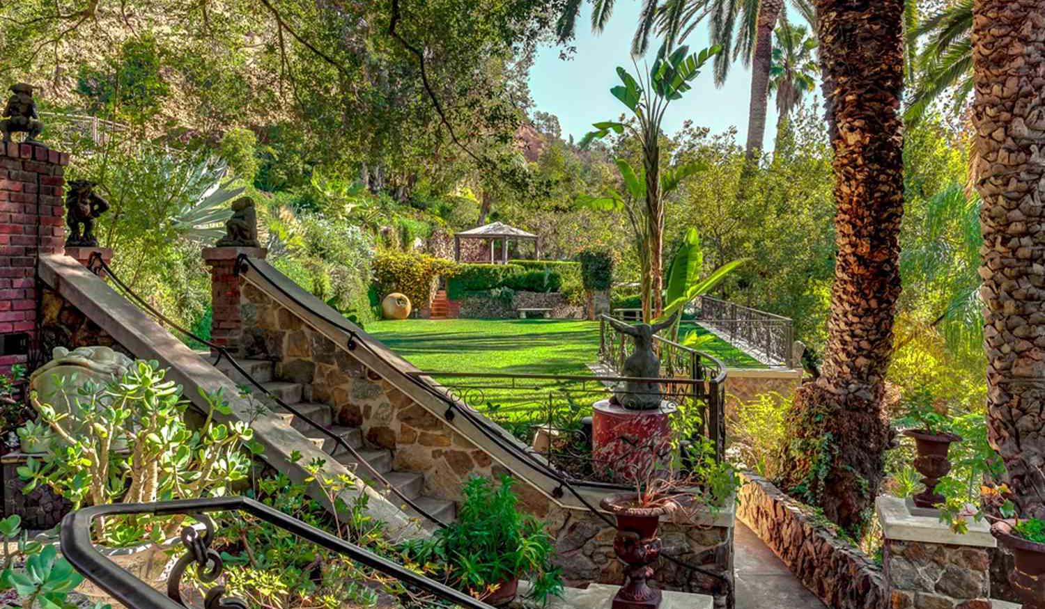 The Wedding Website of Macayla Hope Fowler and Marcus Anthony Boriago-Hackler