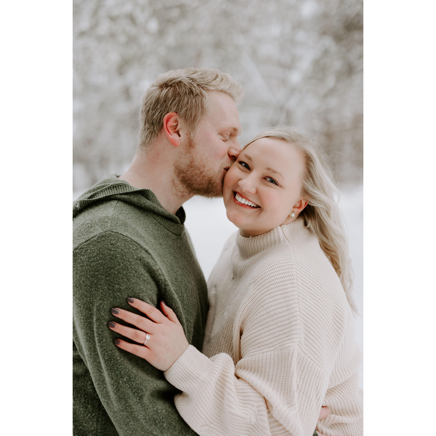A winter engagement photoshoot.