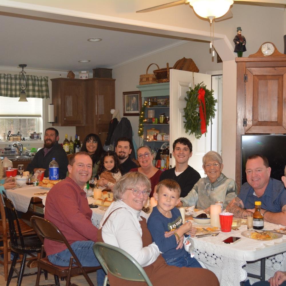 Thanksgiving diner with the mountain family