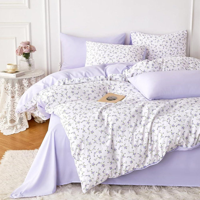 Wake In Cloud - Floral Comforter Set, Coquette Cottagecore Aesthetic Cute Flower Pattern for Women Teen Girls, Soft Lightweight Dorm Bedding, 3 Pieces, Purple White, Full Size