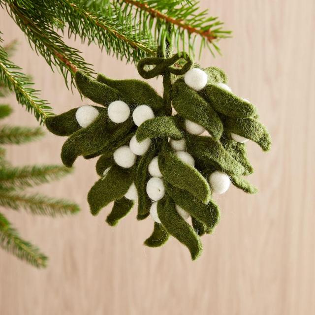 Felt Ornament, Mistletoe