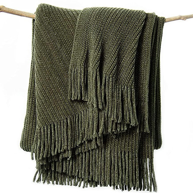 LIFEIN Green Throw Blanket for Couch-Soft Chenille Boho Throw,Knit Farmhouse Blanket,Cozy Knitted Small Lightweight Blanket&Throw with Tassel for Bed,Chair,Sofa,Home Decor,Spring(Olive Green,60*80in)