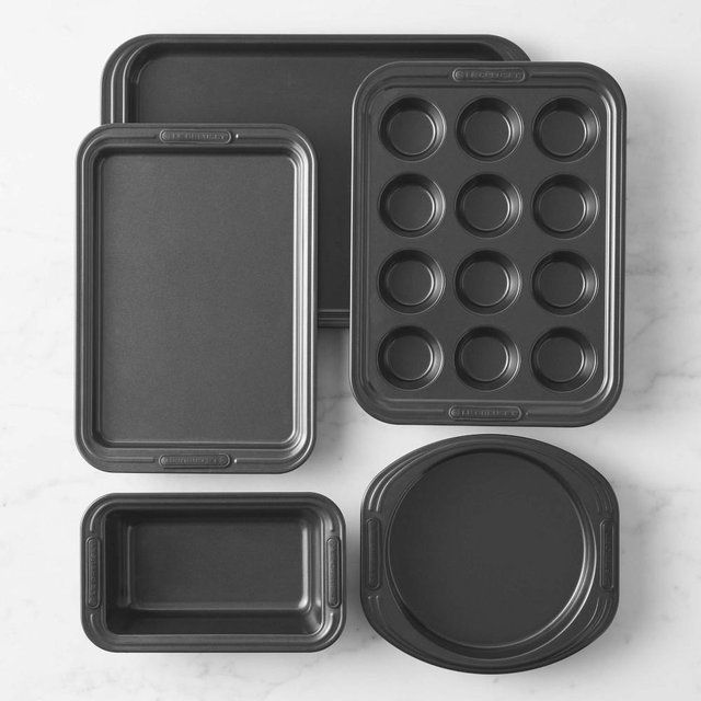 Le Creuset Nonstick Bakeware Essential 5-Piece Set