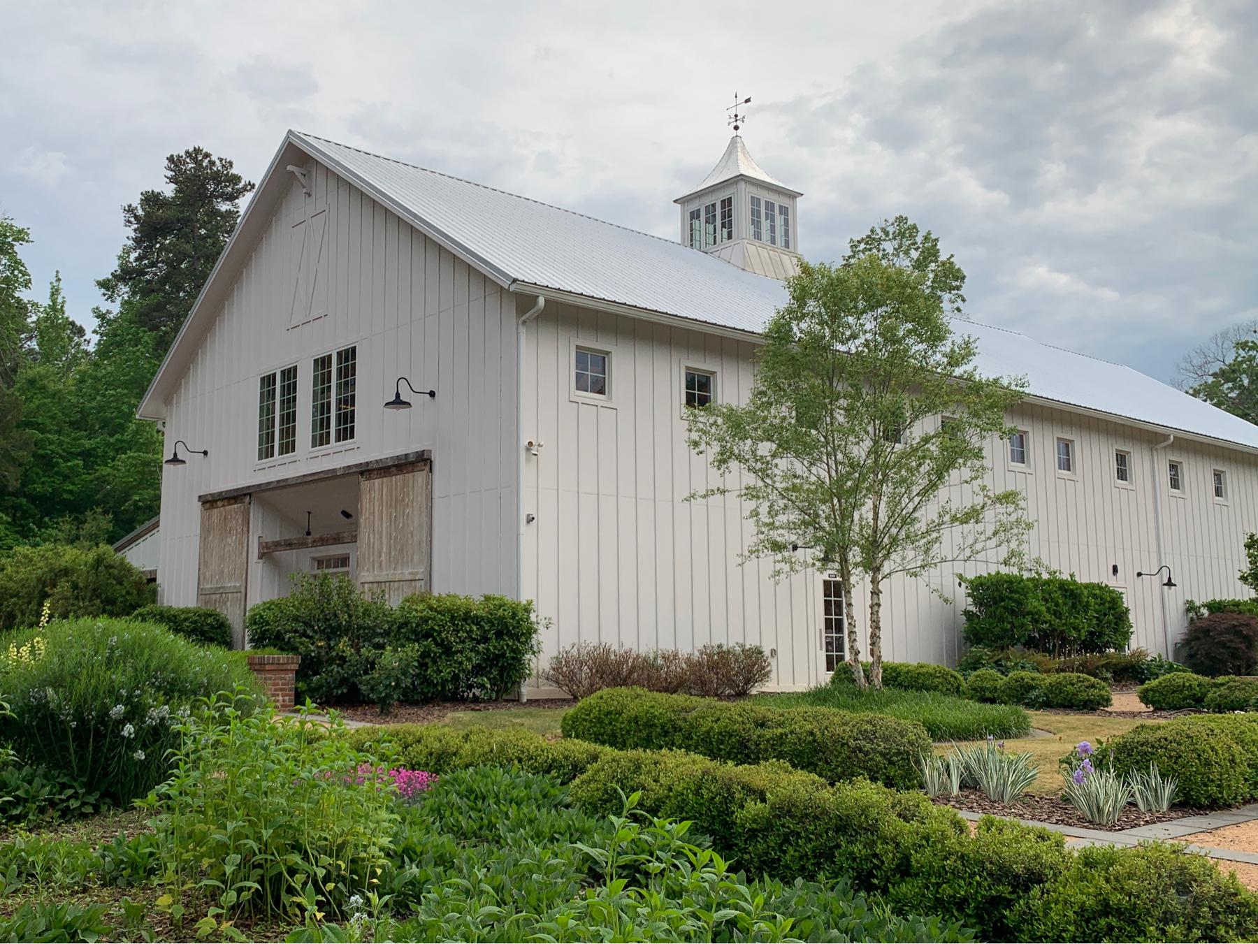 The Wedding Website of Nichole Maynard and Hank Benjamin