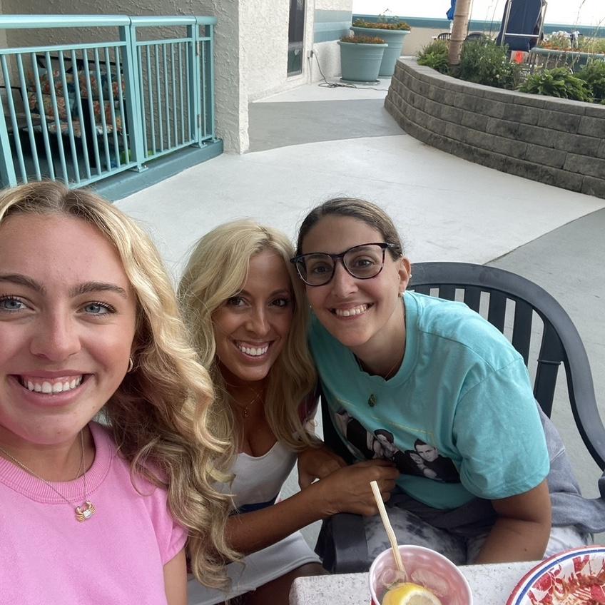 enjoyin crab night with the rizzo gals. if you need your teeth cleaned right, go to my girl maria. she’ll tell you how to get the cleanest, whitest teeth in town!
