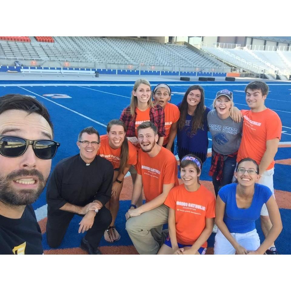 A trip to the Smurf Turf! Ian's eyebrows are the eighth wonder of the world. (2016)