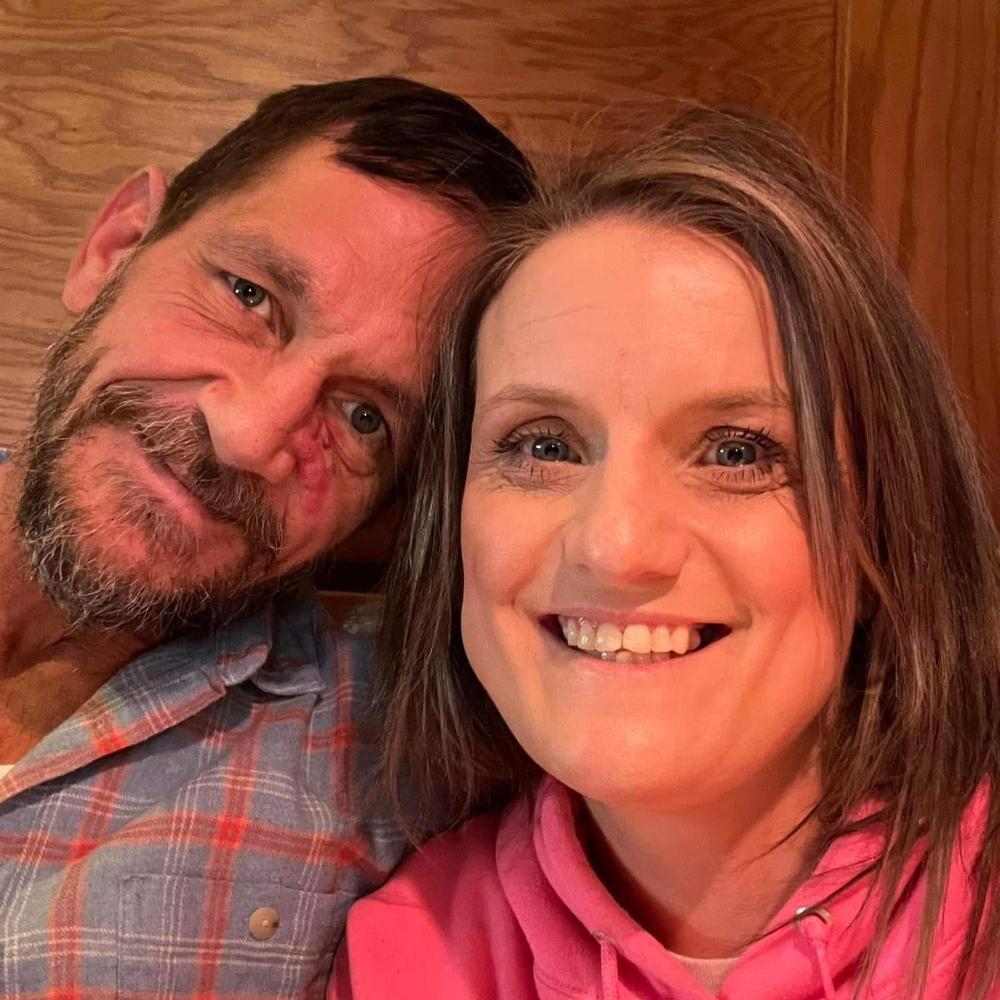 Michelle Davidson and Jeremy Gasperson's Wedding Website, image size:1000x1000