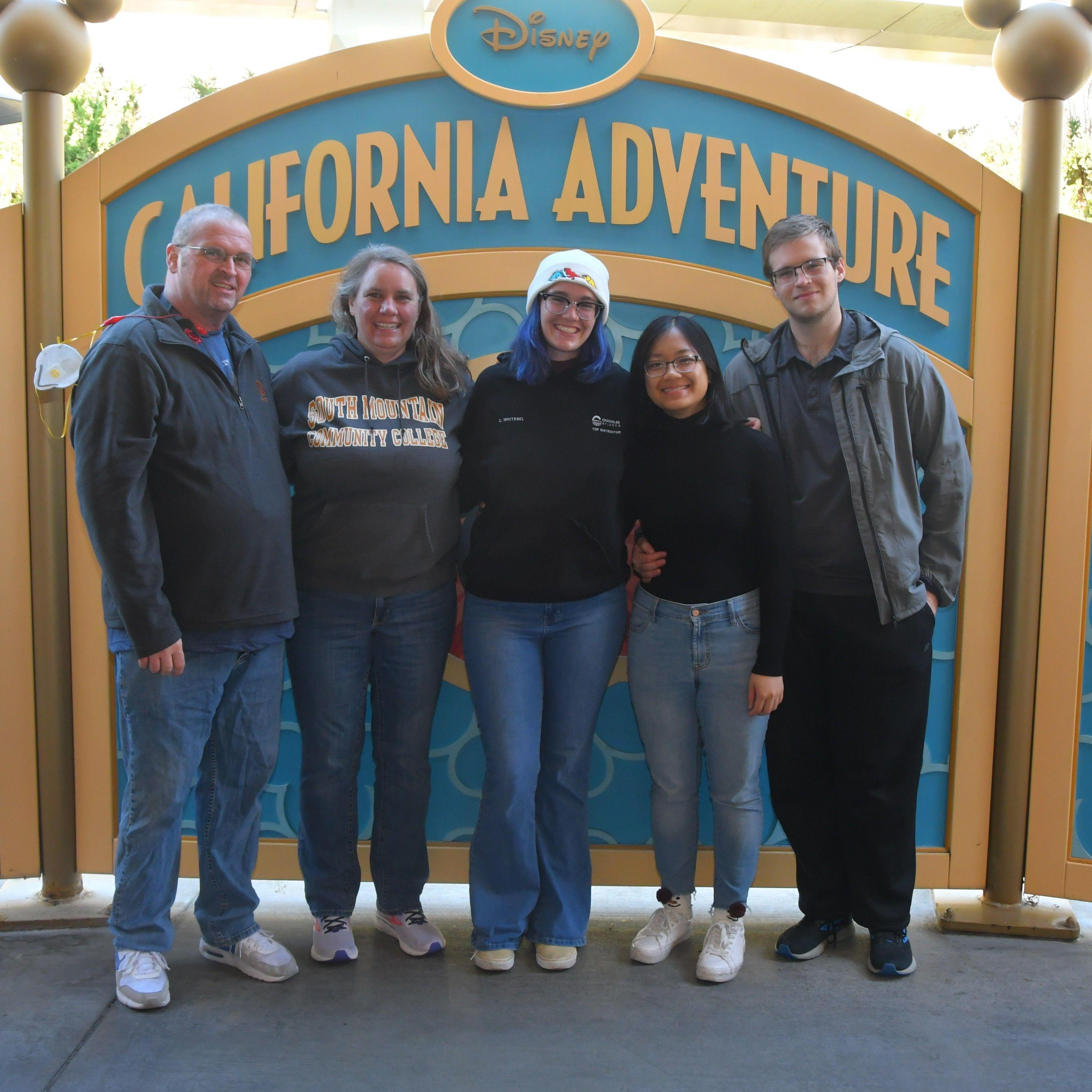 (2022) Trip to Disneyland with the family