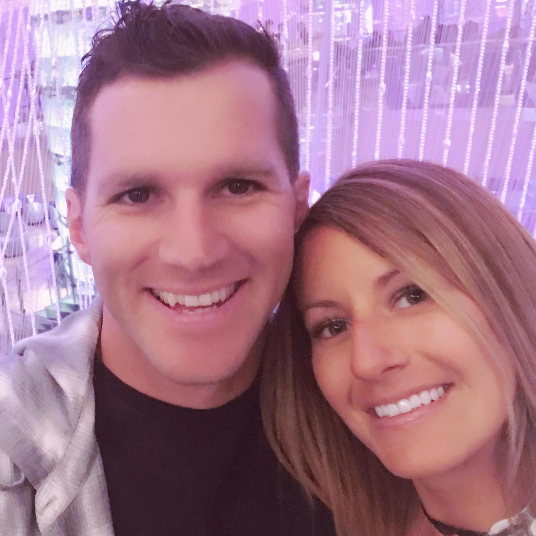 Chandelier Bar in Vegas