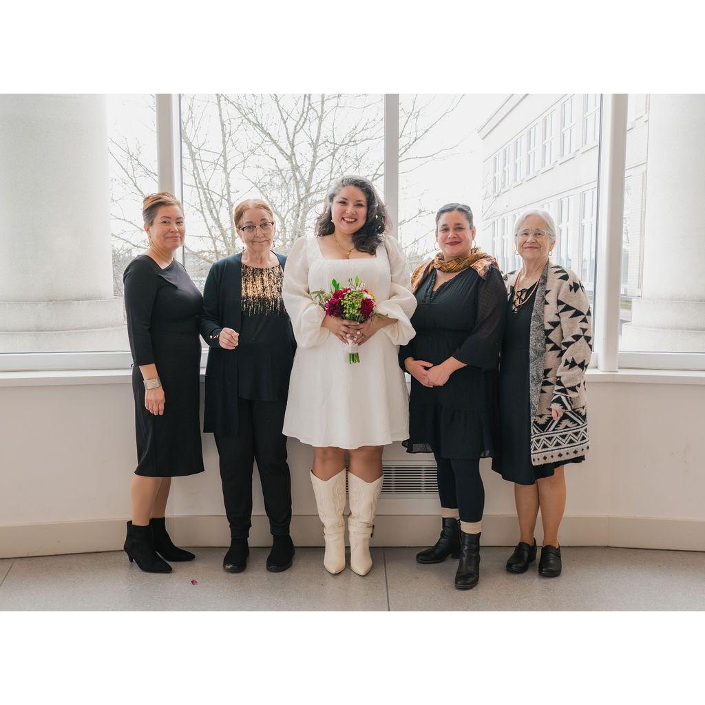 The influential women in Lizzy's life. Sister Vanessa, Mother Suzy, Cousin Sam, and Auntie Mellisa