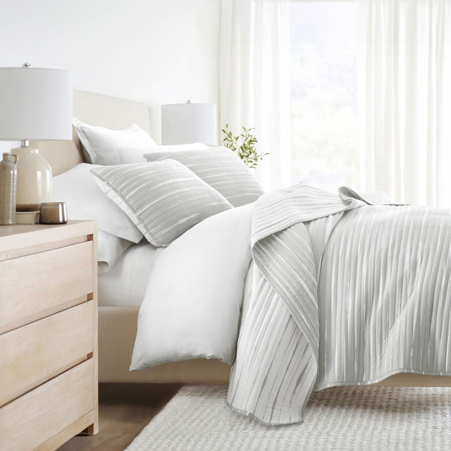 Geometric and Floral Modern Reversible Quilt and Shams Set - Becky Cameron, Horizon Lines / Light Gray, King/California King