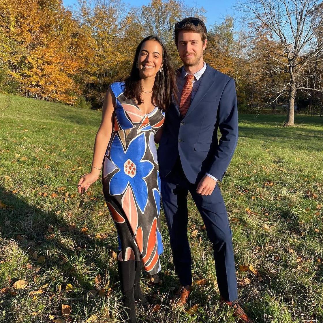 Don't know what to wear to our wedding? Try something like this! | Ne sais pas quoi porter pour notre mariage ? Essaye quelque chose comme ça !