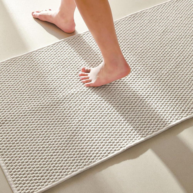 Bathroom Rugs Non Slip Washable Bath Rugs Super Absorbent Chenille Bathroom Rug for Bathroom Thin Bath Mats for Bathroom Mat Quick Dry Bath Mat Fit Under Door, White 24"x36"
