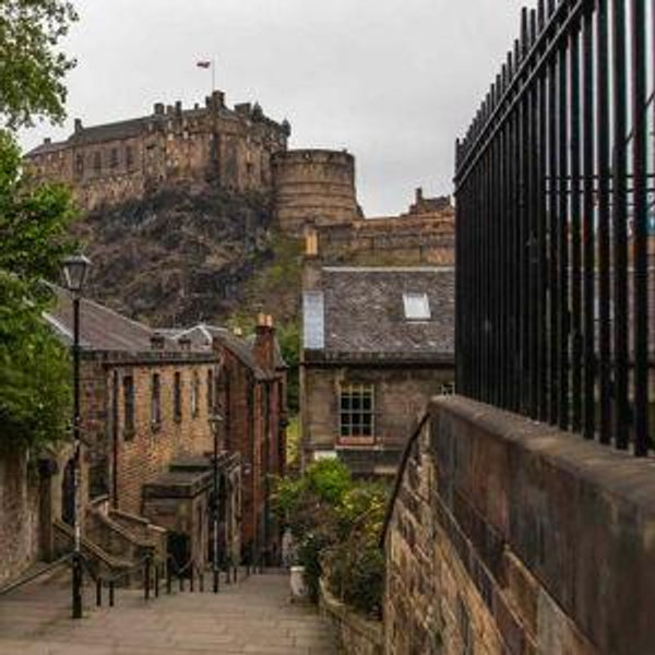 Honeymoon AirBnB in Edinburgh