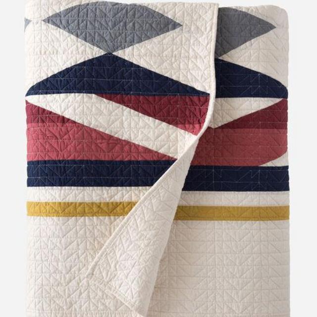 FIRE LEGEND PIECED QUILT SET  - Pendelton