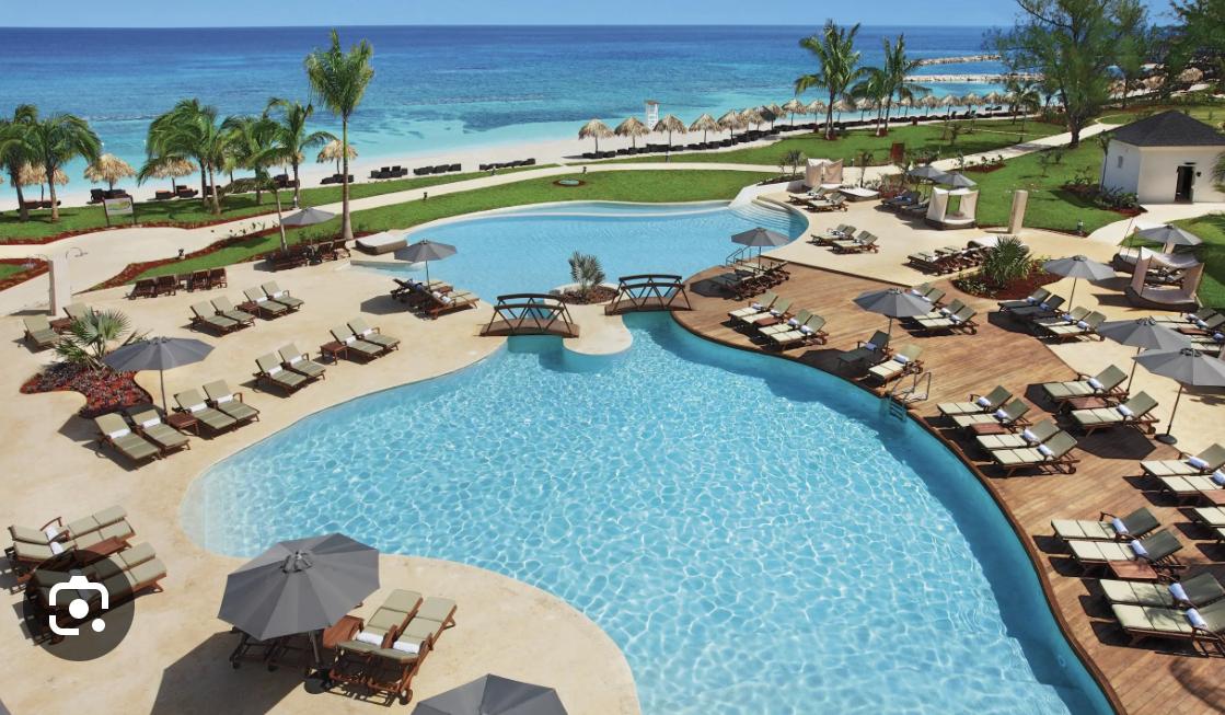 The Wedding Website of Elizabeth Law and Brian Gomez