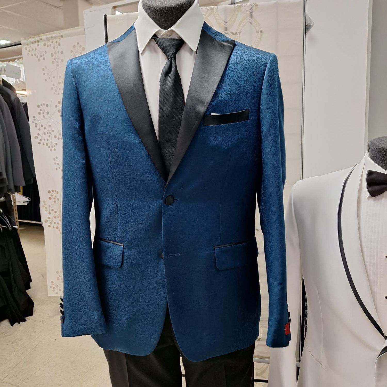 Andrew’s tux & main wedding color
