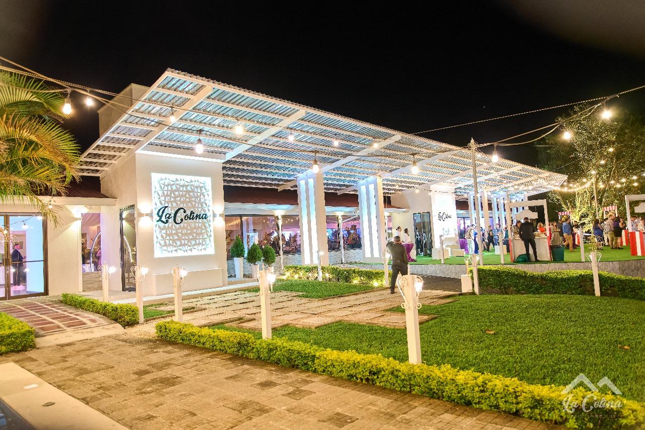 The Wedding Website of Karen Carballo and Ignacio Araya