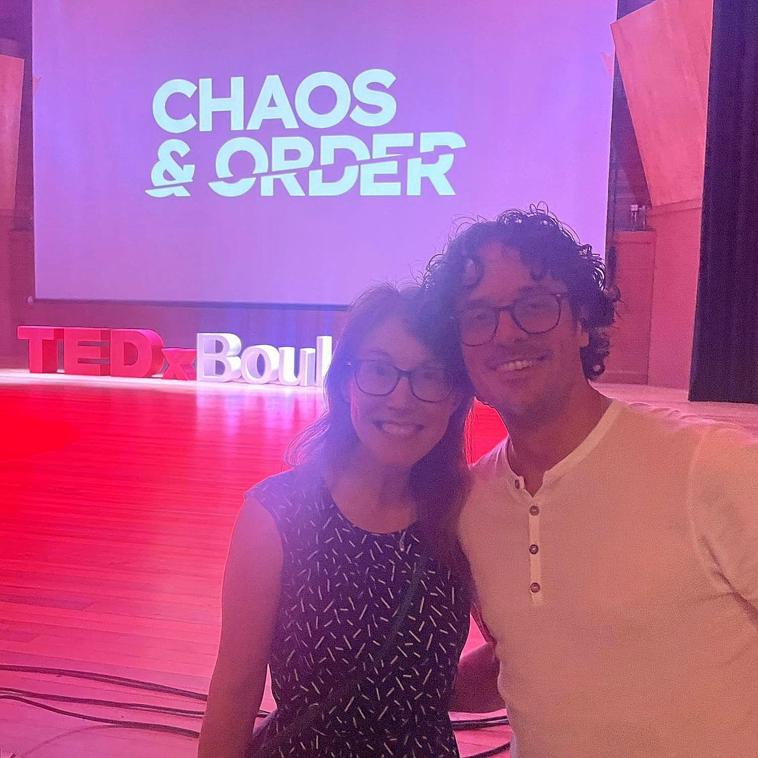 Chaos and Order: Who is who? 

Caos e Ordine: Chi e' chi?