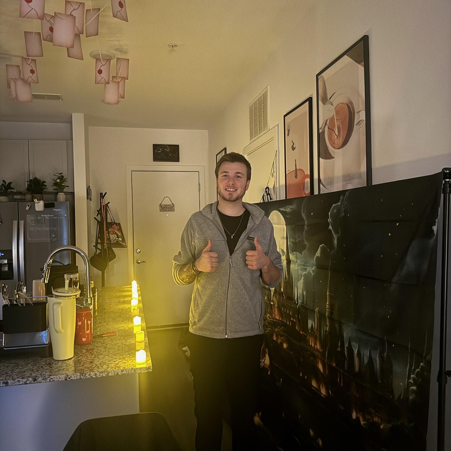 Connor loves Harry Potter and I had to surprise him after work. My niece, Leah, helped me decorate the whole apartment for a Harry Potter themed!