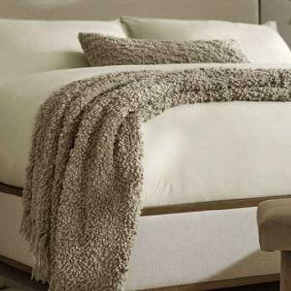 Cozy Bouclé Throw Blanket - Heathered Oak