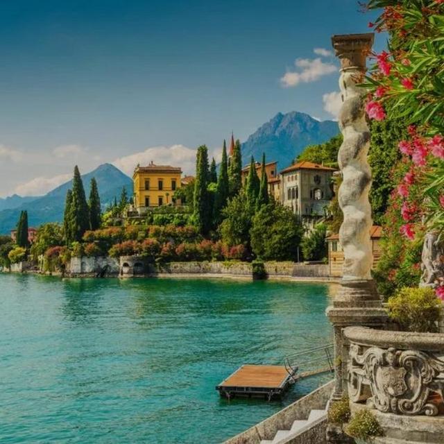 Sunset dinner in Lake Como