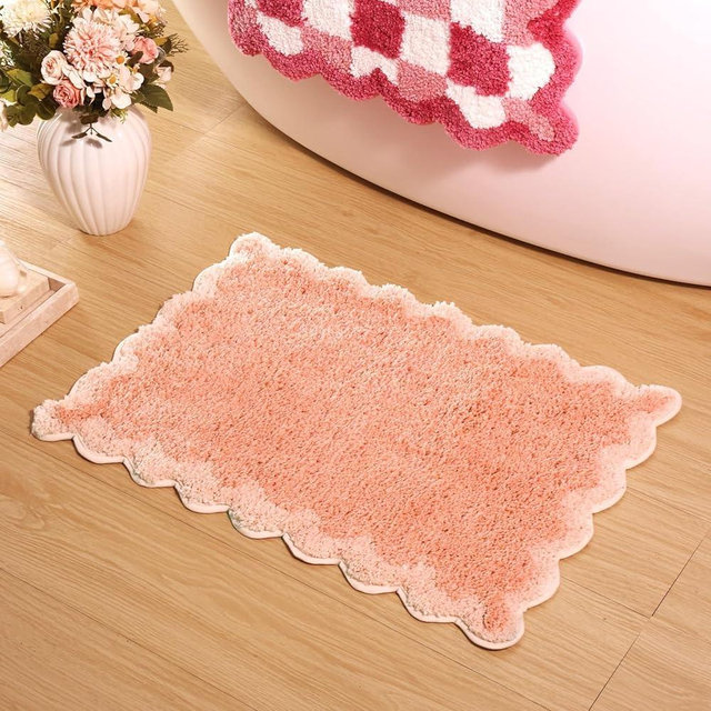 ORTIGIA Cute Coral Pink Scalloped Bath Mat, Fun Plush Microfiber Scallop Bathroom Rugs Non Slip Washable Quick Dry Absorbent, Bath Rug Carpet for Shower Stall Vanities Kitchen Floor Entrance, 17x24