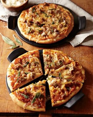 Williams Sonoma Emile Henry French Ceramic Pizza Stone