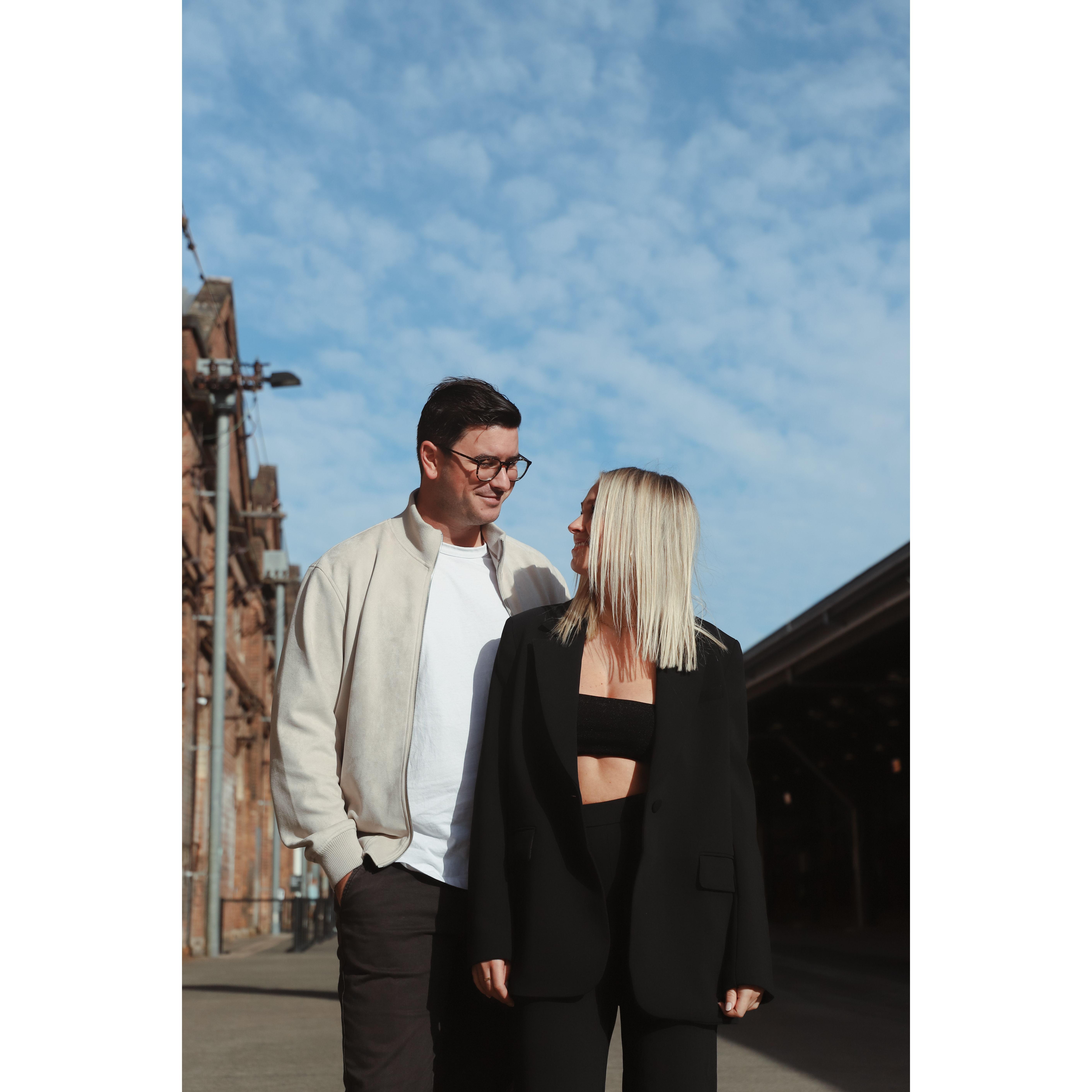 Paparazzi snapping Tom & Jas at Sydney Fashion Week x