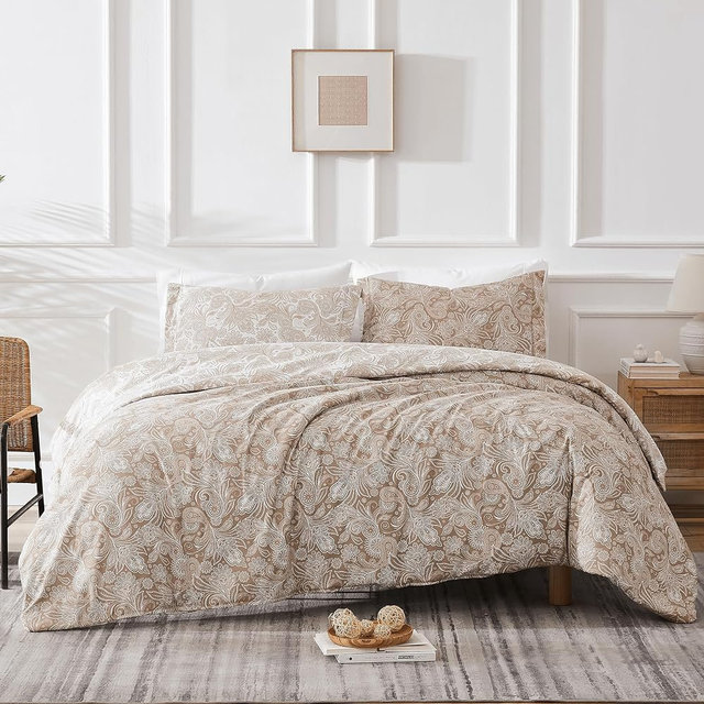 Southshore Fine Living, Inc. Full/Queen Size Comforter Set, Down Alternative Paisley Bedspread, Reversible Print is 2 Colors in 1, Queen/Full Comforter & Matching Shams, Taupe/White