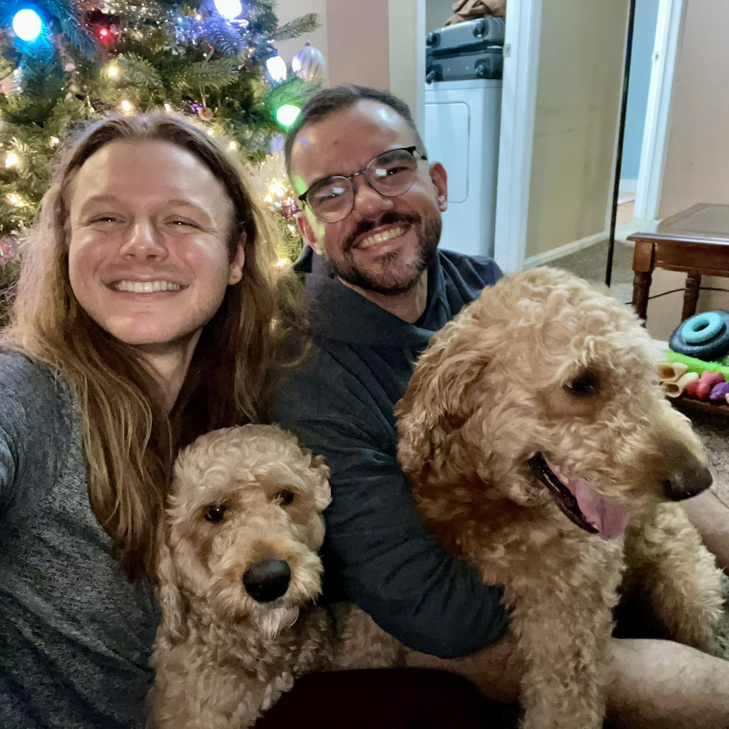 Our first Christmas / Nosso primeiro Natal